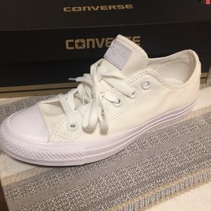 *NEW* All white converse